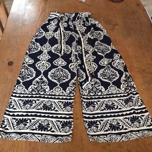 Dreimp size 4 wide leg pants w side zipper, and tie belt, like new!